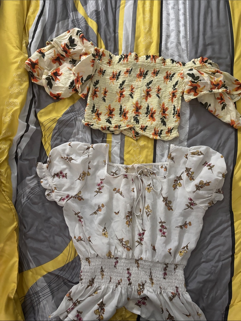 Floral Smocked Off-Shoulder Crop Top - Yellow/White